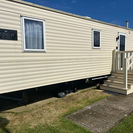 Blue Dolphin Holiday Park Gristhorpe 外观 照片