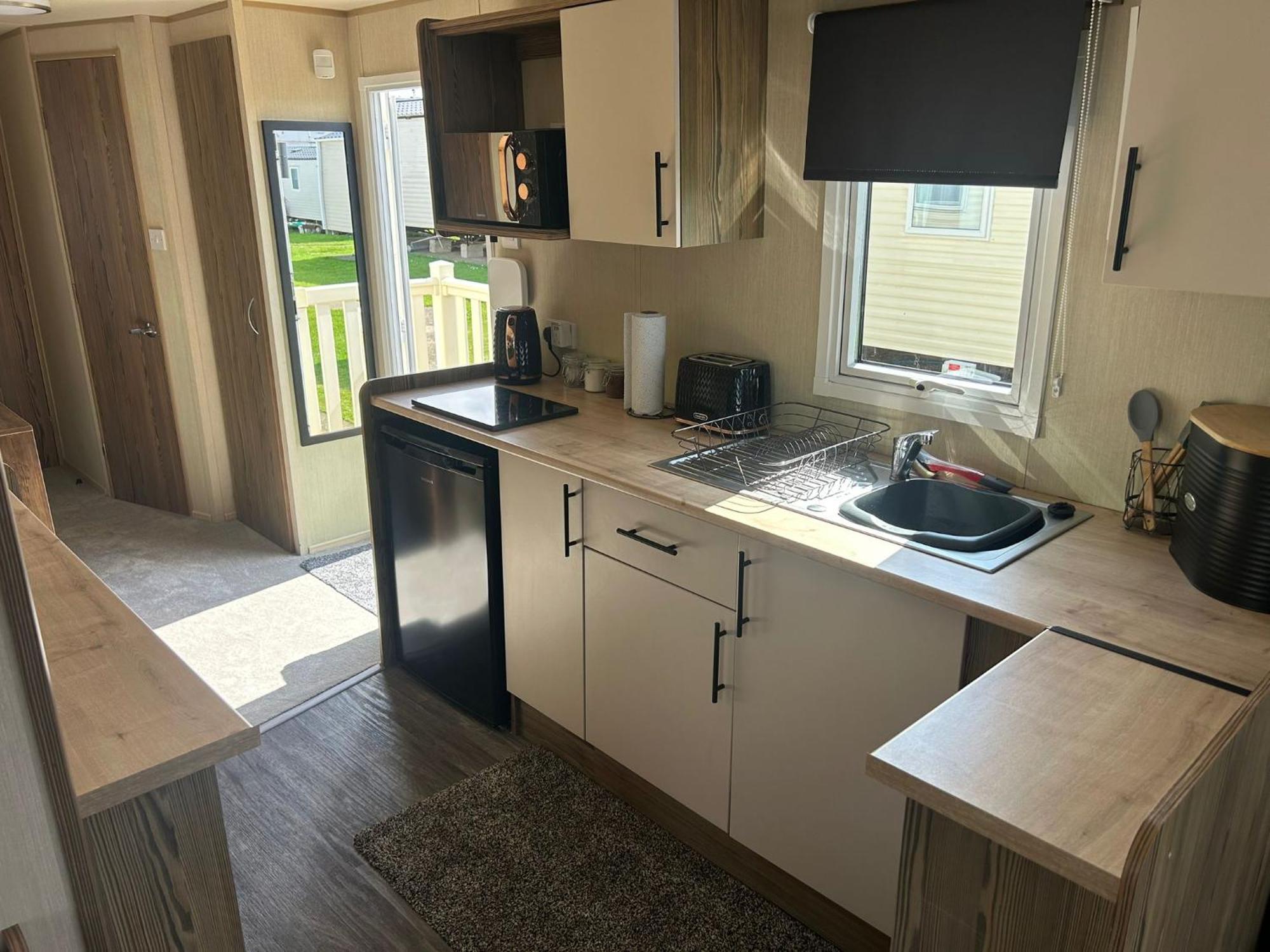 Blue Dolphin Holiday Park Gristhorpe 外观 照片