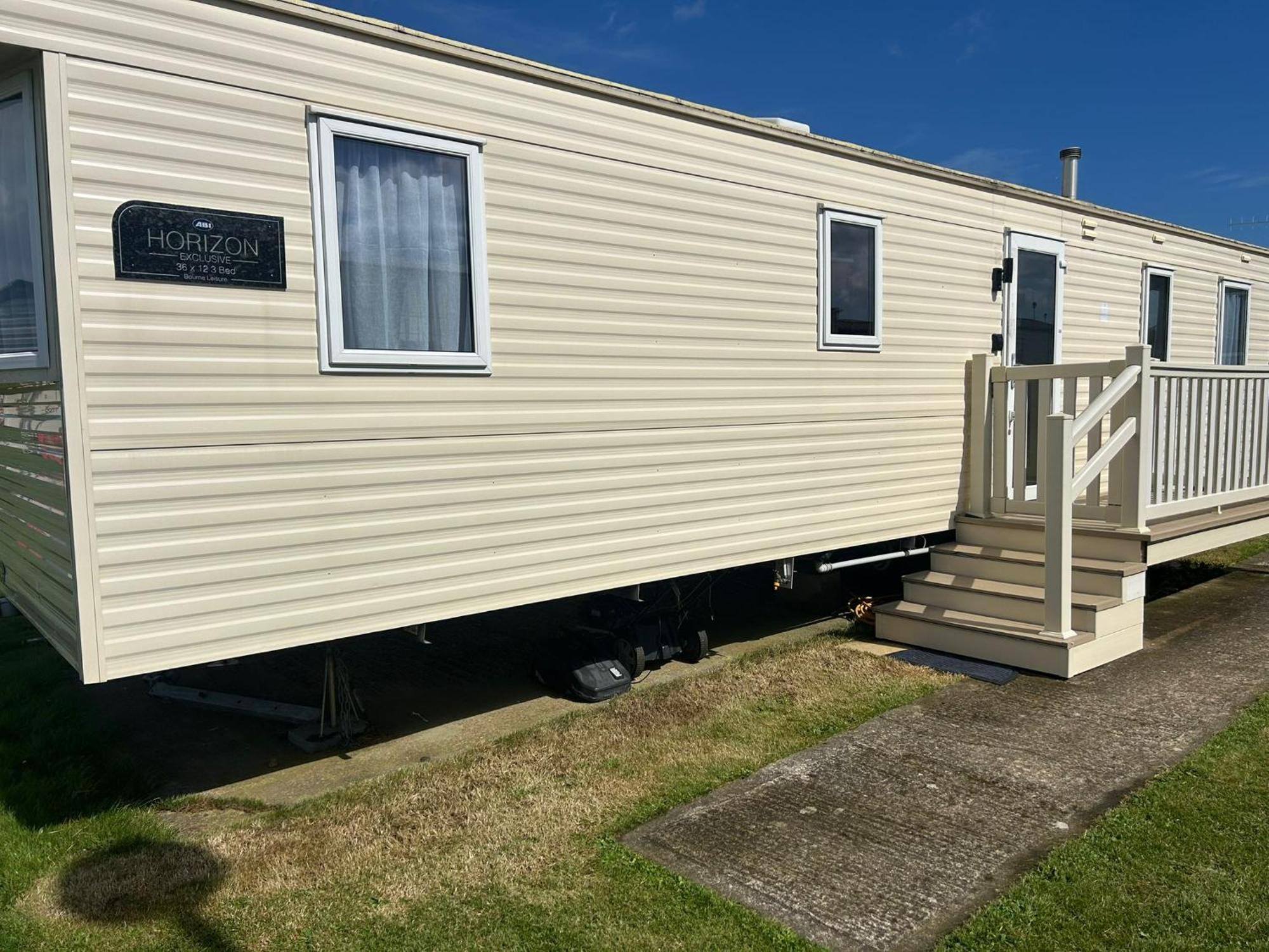 Blue Dolphin Holiday Park Gristhorpe 外观 照片